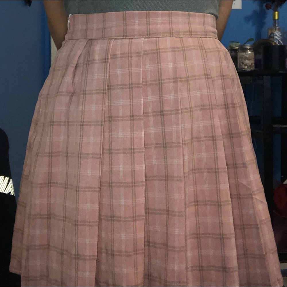 Pink school girl skirt with zipper on the side